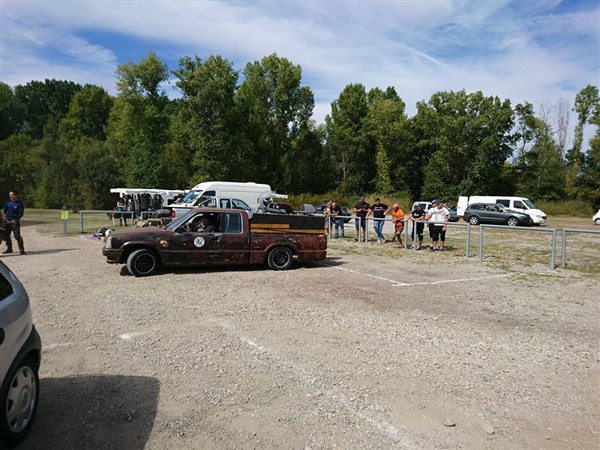 41927490_238643933467791_3736696507584217088_n