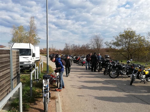 54518516_2624507844258068_7415485817952403456_n