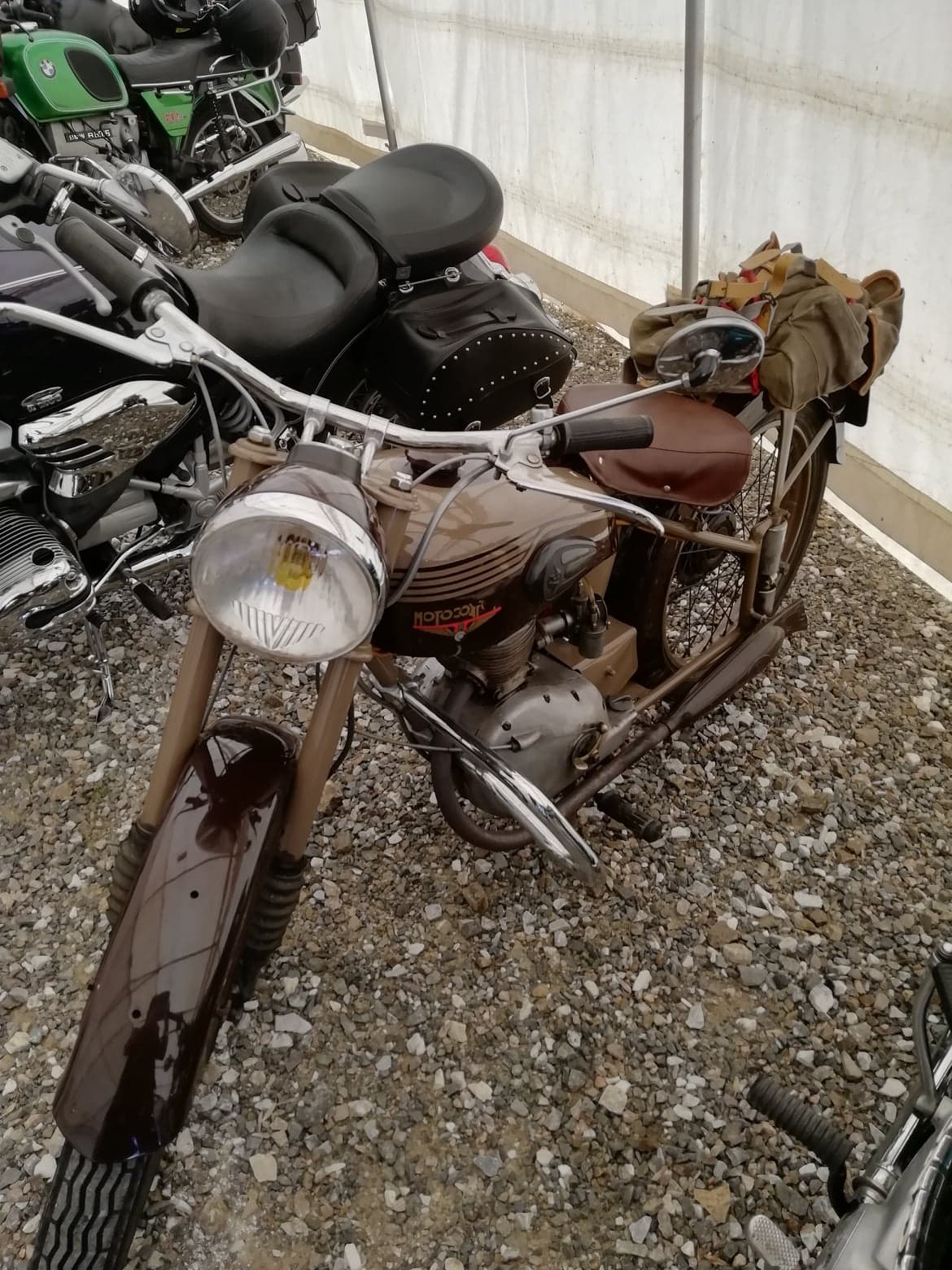 57176925_400326387453899_3326740195553837056_n