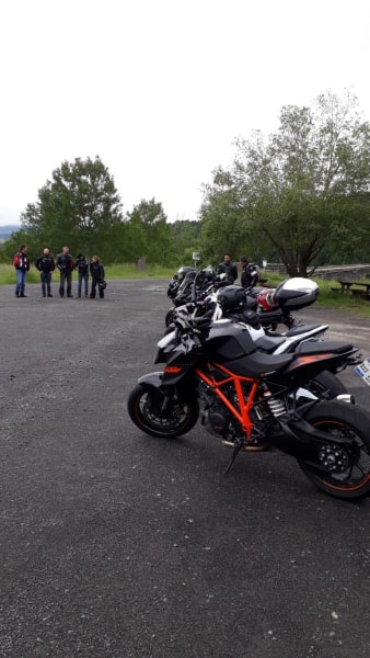 71742679_407380623296388_2294592509885546496_n